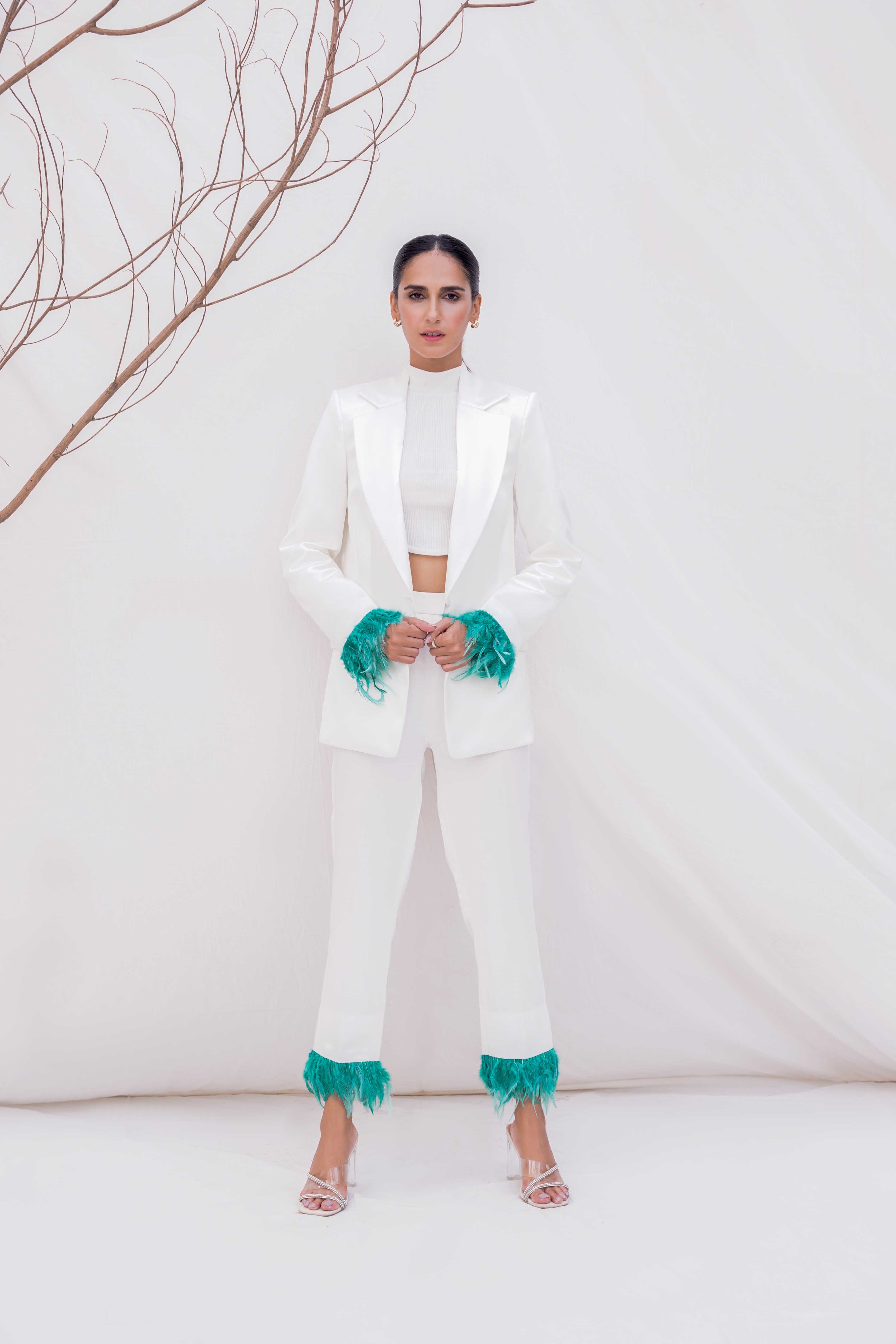 Cropped satin blazer in white
