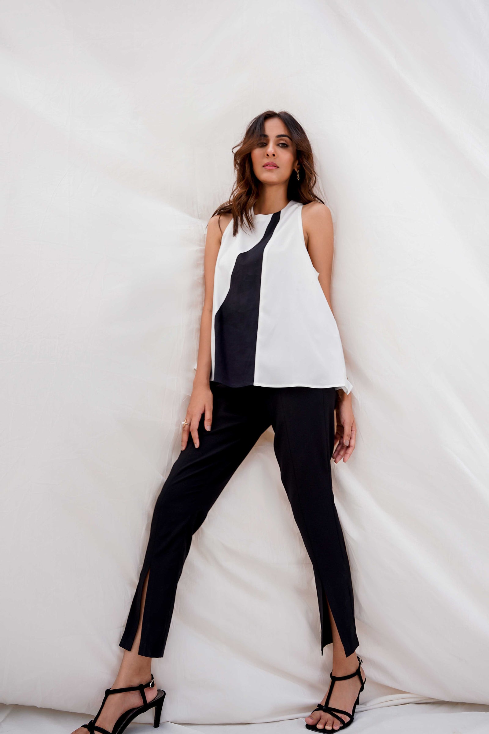 Fitted Front Slit Trouser
trousers
trousers for women
cargo trousers women
beige trousers womens​
wide leg trousers women
women trouser design
womens trouser styles​
black trousers women
cotton trousers women​
pakistani trousers for women​
straight trousers women's​
women's trousers pakistani​
blue trousers womens​
slim cargo trousers womens​
stylish trousers for women