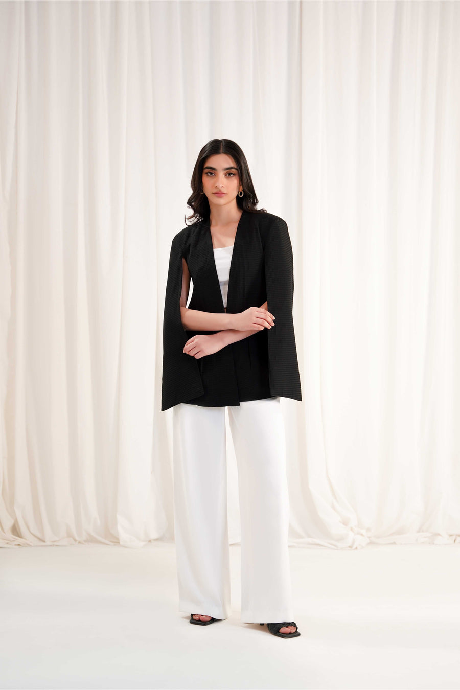 Black Pants Women's White Blazer Outfit Ideas White Cape